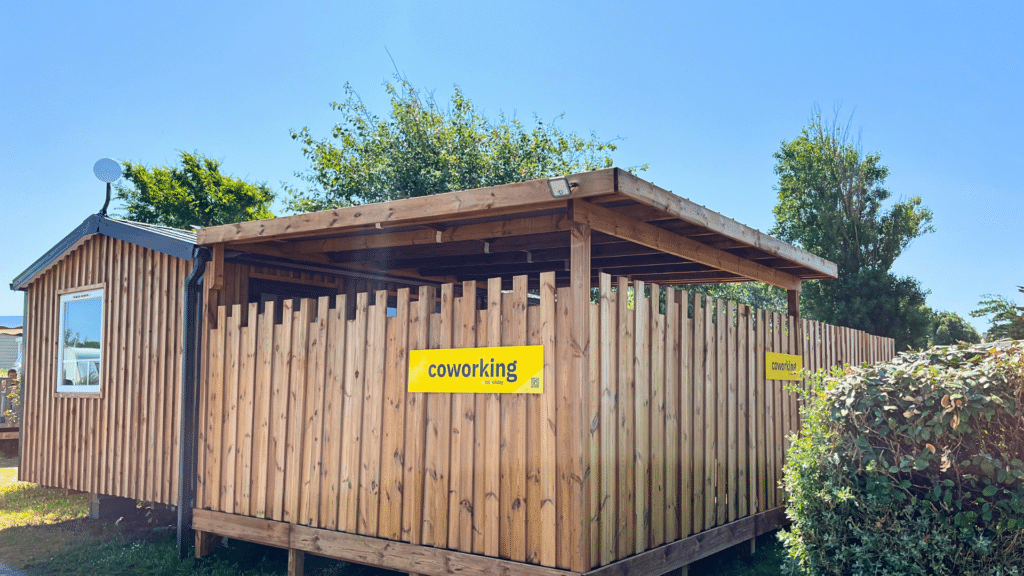 flowercampings les paludiers coworking exterieur